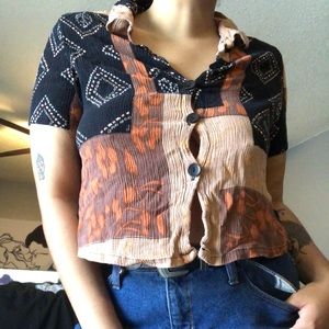 ✨90’s wear button up crop top✨